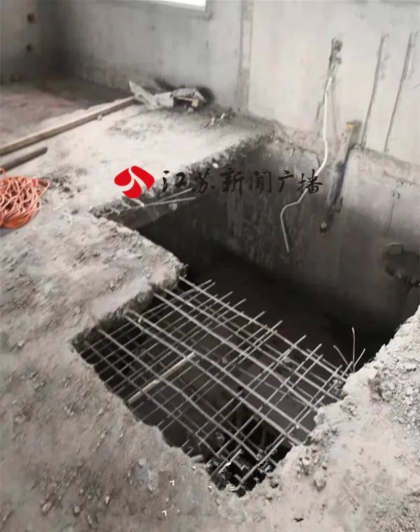 DƬ